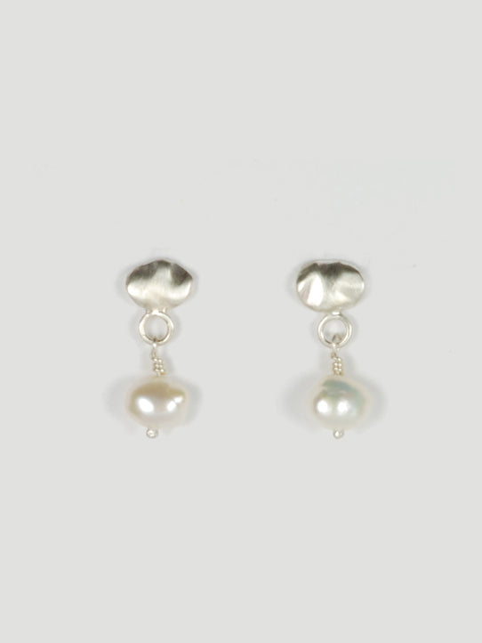 Solv Pearl Studs