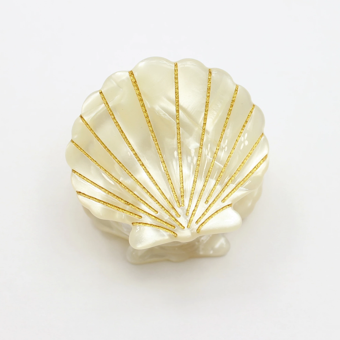Small Shell Clip: Pearl
